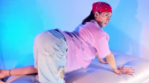 Snapshot of axellcollins chatting on February 8, 2:36 am im your little femboy ALEX online show from February 8, 2:36 am