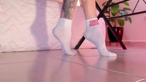 Snapshot of axellcollins chatting on September 15, 1:11 pm im your little femboy ALEX online show from September 15, 1:11 pm