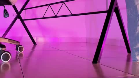 Snapshot of axellcollins chatting on October 2, 3:02 am im your little femboy ALEX online show from October 2, 3:02 am