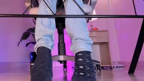 Snapshot of axellcollins chatting on November 1, 12:23 am im your little femboy ALEX online show from November 1, 12:23 am