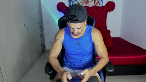 Axel online show from April 8, 11:32 am