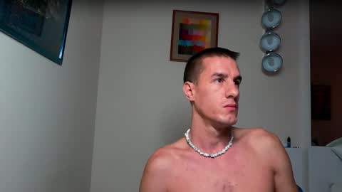 Axl online show from October 4, 3:26 am