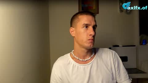 Axl online show from October 19, 7:25 pm