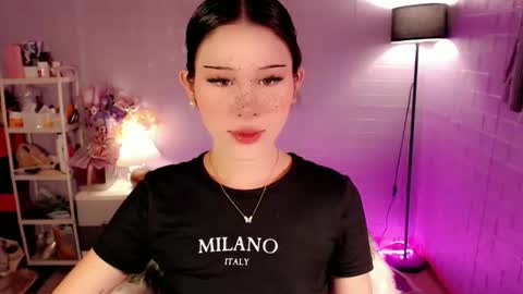 AYAHOSHILOVESYOU online show from April 16, 5:19 am