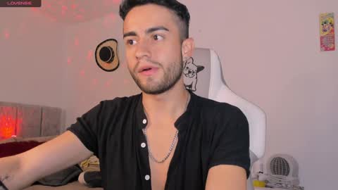 Snapshot of aydan_stiven9 chatting on December 20, 8:12 pm AYDAN STIVEN OF AYDANSTIVEN online show from December 20, 8:12 pm