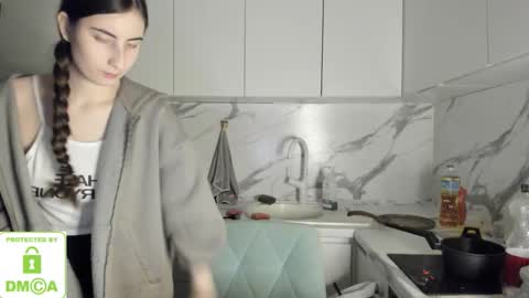 Ayesha online show from January 9, 10:44 pm