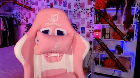 Snapshot of ayla_hill chatting on October 28, 4:49 am Ayla hill online show from October 28, 4:49 am