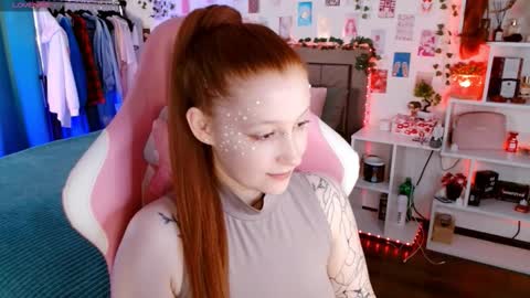 Snapshot of ayla_hill chatting on November 24, 7:13 pm Ayla hill online show from November 24, 7:13 pm