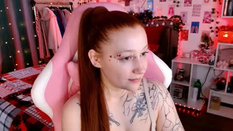 Snapshot of ayla_hill chatting on November 30, 8:35 pm Ayla hill online show from November 30, 8:35 pm