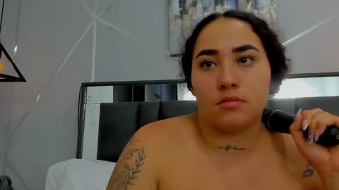Snapshot of ayla_martinez chatting on January 9, 7:52 am Ayla online show from January 9, 7:52 am