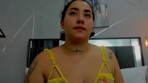 Snapshot of ayla_martinez chatting on January 11, 7:39 am Ayla online show from January 11, 7:39 am