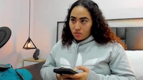 Snapshot of ayla_martinez chatting on October 5, 2:32 am Ayla online show from October 5, 2:32 am