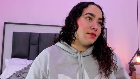 Snapshot of ayla_martinez chatting on October 18, 2:47 am Ayla online show from October 18, 2:47 am