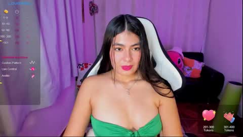 Snapshot of aylenmiller_ chatting on September 24, 2:04 am Aylen online show from September 24, 2:04 am