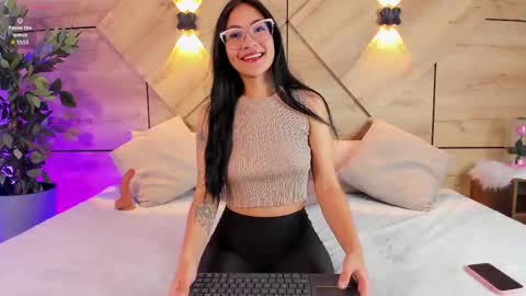Snapshot of aylin_rousse chatting on October 1, 7:31 pm ayllin online show from October 1, 7:31 pm