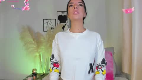 Snapshot of aylinnzambrano_ chatting on September 17, 11:34 am Aylin online show from September 17, 11:34 am