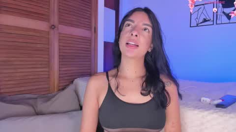 Snapshot of aylinnzambrano_ chatting on October 12, 1:21 pm Aylin online show from October 12, 1:21 pm