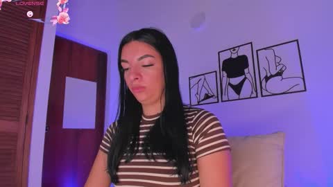 Snapshot of aylinnzambrano_ chatting on November 22, 11:09 am Aylin online show from November 22, 11:09 am