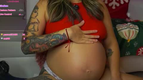 Snapshot of ayralee chatting on November 20, 12:22 am Ayra L online show from November 20, 12:22 am