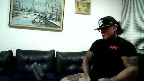 Snapshot of ayrton_naffah2 chatting on September 22, 4:14 am Ayrton naffah2 online show from September 22, 4:14 am