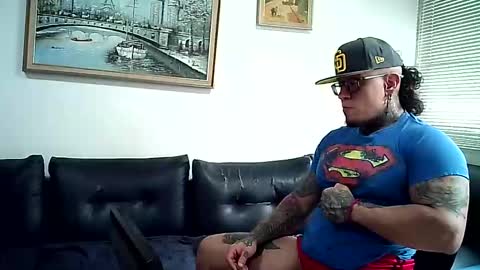 Snapshot of ayrton_naffah2 chatting on December 17, 7:20 pm Ayrton naffah2 online show from December 17, 7:20 pm