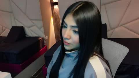 Snapshot of aysel_27 chatting on October 19, 9:37 pm Aysel online show from October 19, 9:37 pm