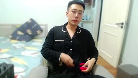 ayyzqh66 online show from May 2, 6:13 pm