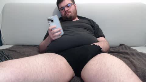 Snapshot of azer912 chatting on February 10, 9:04 pm Azer online show from February 10, 9:04 pm