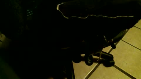 Snapshot of azjohnny chatting on December 15, 3:11 am azjohnny online show from December 15, 3:11 am