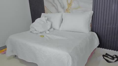 Snapshot of azul_honey chatting on October 8, 10:35 am HONEY AZUL online show from October 8, 10:35 am