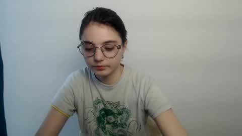 azumi_chan_ online show from February 23, 8:22 am
