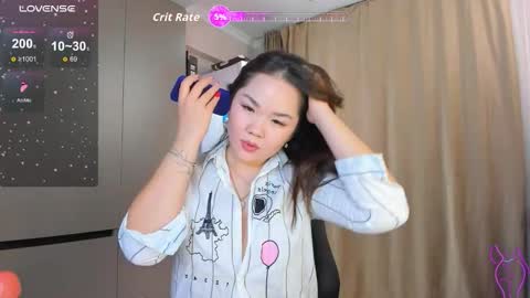 Snapshot of azure_moon chatting on February 6, 6:22 pm azure_moon online show from February 6, 6:22 pm