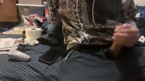 Snapshot of b1gd1k290013 chatting on December 16, 2:27 am b1gd1k290013 online show from December 16, 2:27 am