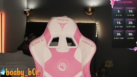 Snapshot of baaby_bon chatting on January 9, 8:34 am Bonnie online show from January 9, 8:34 am