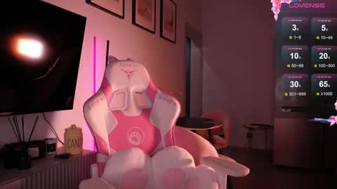 Snapshot of baaby_bon chatting on November 10, 1:10 pm Bonnie online show from November 10, 1:10 pm