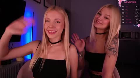 Snapshot of baaby_bon chatting on November 23, 1:22 pm Bonnie online show from November 23, 1:22 pm