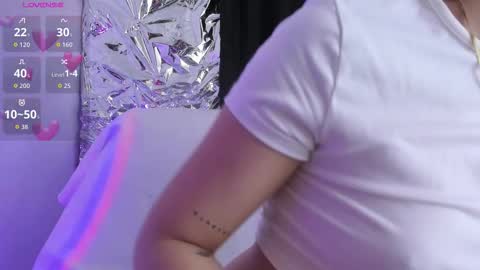 Queen B online show from February 16, 5:42 pm