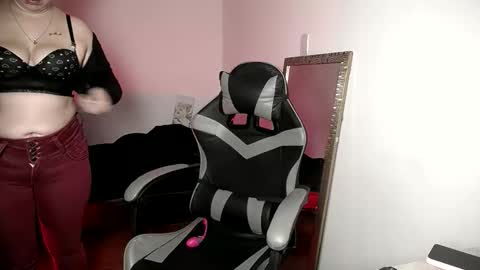 Snapshot of babenik_666 chatting on November 29, 2:03 am babenik_666 online show from November 29, 2:03 am