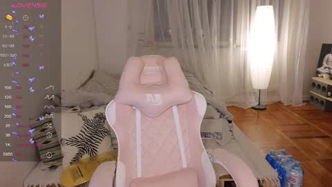 bb adele  online show from April 8, 6:19 pm