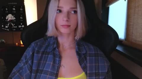 Snapshot of baby_gopn1k chatting on October 10, 3:00 pm baby gopn1k online show from October 10, 3:00 pm