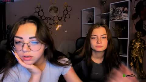 Snapshot of baby_hotte chatting on November 18, 7:35 am baby online show from November 18, 7:35 am