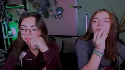 Snapshot of baby_hotte chatting on December 18, 7:03 am baby online show from December 18, 7:03 am