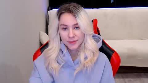 baby_kitte online show from December 10, 5:07 am