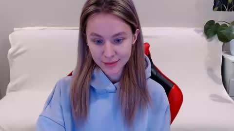 baby_kitte online show from February 12, 6:40 am