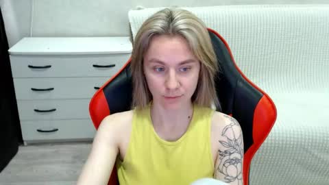 baby_kitte online show from October 29, 4:37 am