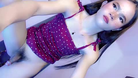 Snapshot of baby_monica18 chatting on January 16, 5:32 am Goddess Monica online show from January 16, 5:32 am