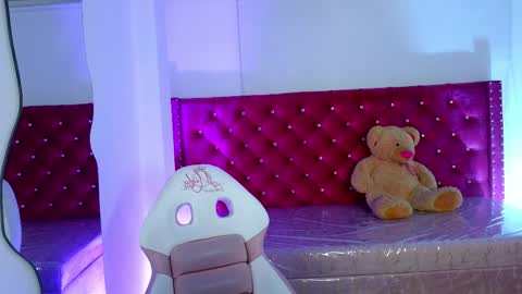 Nico online show from March 25, 11:05 am