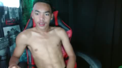 Snapshot of baby_razell chatting on February 23, 12:30 am baby_razell online show from February 23, 12:30 am