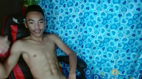 Snapshot of baby_razell chatting on February 25, 12:36 am baby_razell online show from February 25, 12:36 am