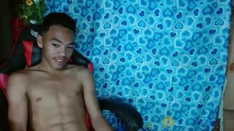 Snapshot of baby_razell chatting on February 25, 3:05 pm baby_razell online show from February 25, 3:05 pm